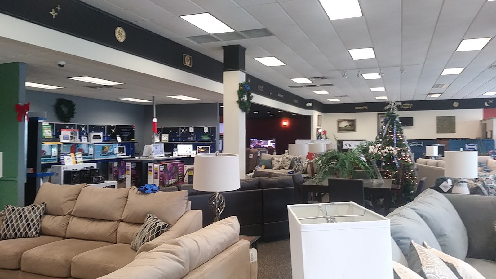 Aaron's - Photo 4