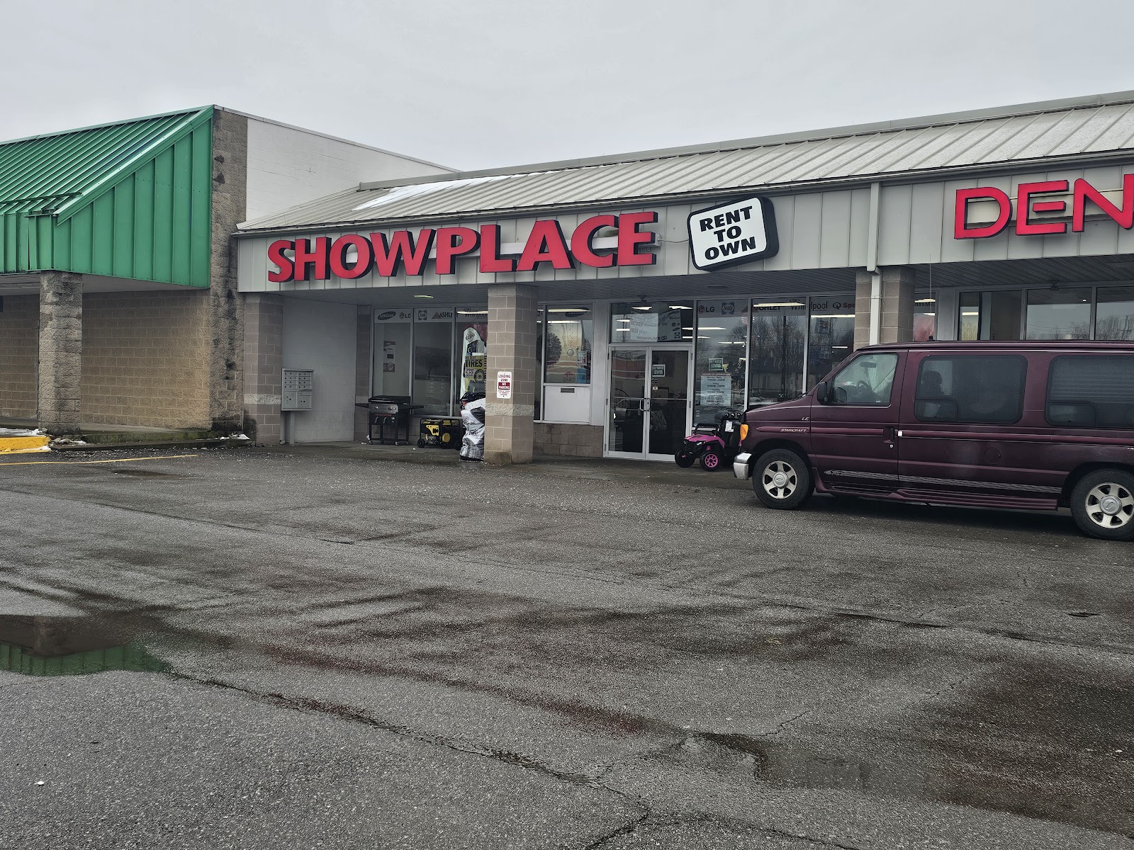 Showplace - Photo 1