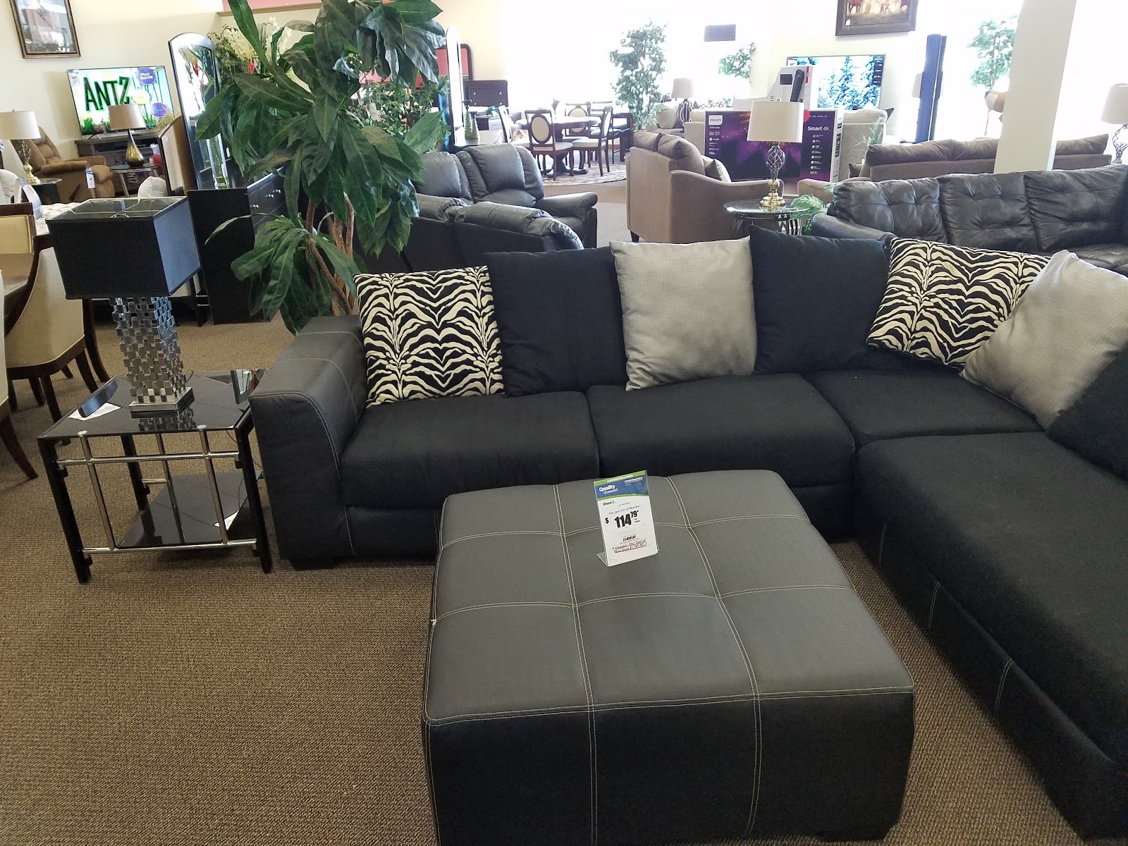 Aaron's - Photo 4