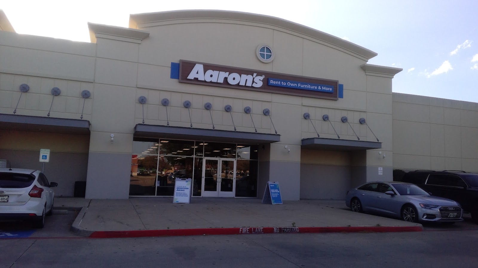 Aaron's - Photo 1