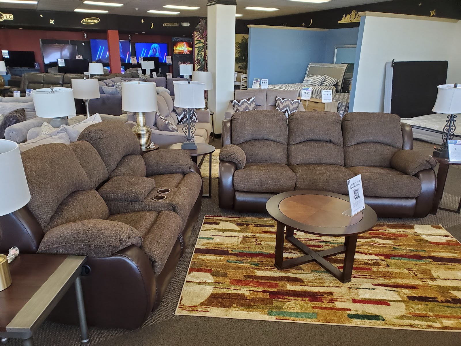 Aaron's - Photo 3