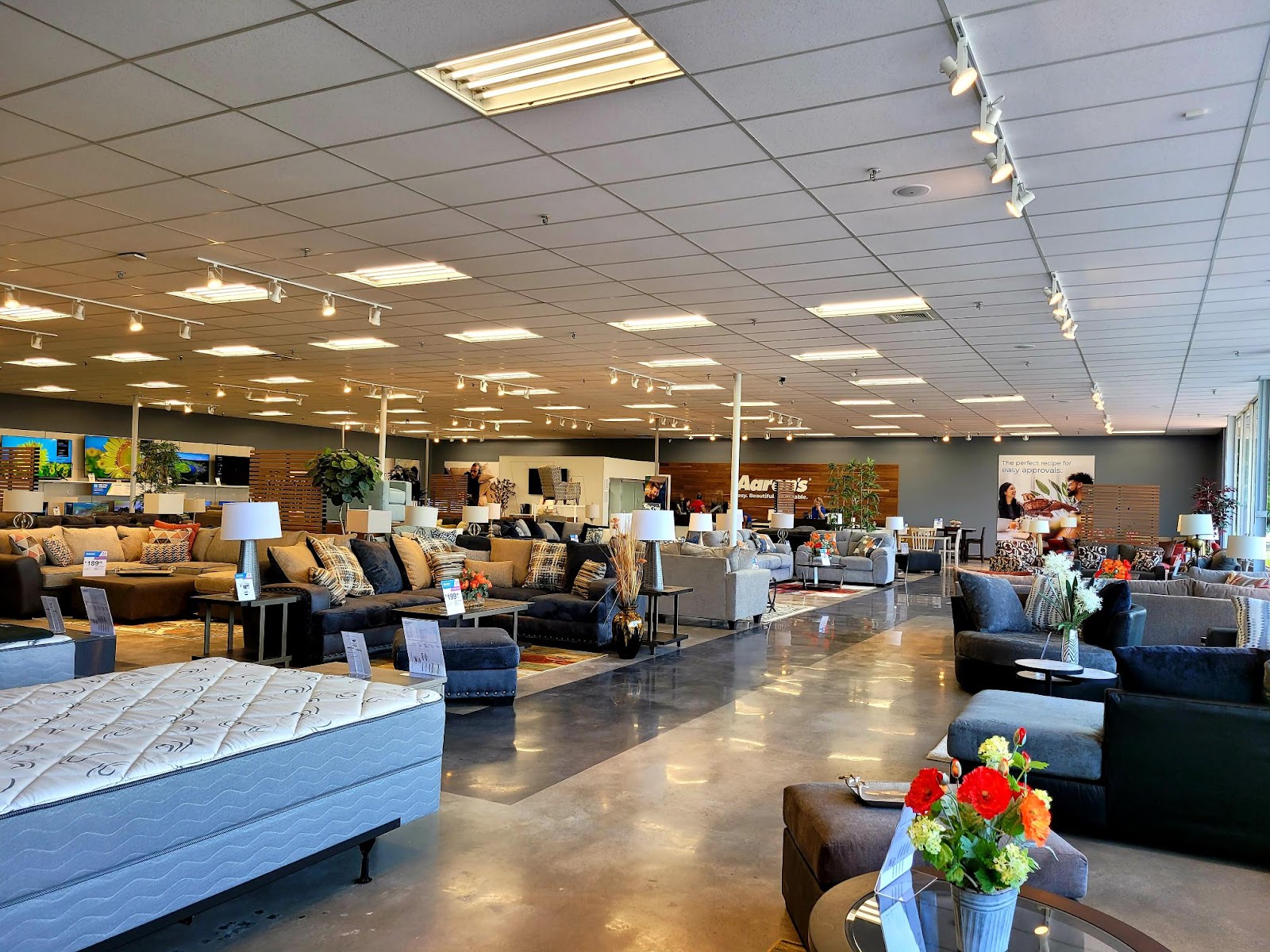 Aaron's - Photo 3