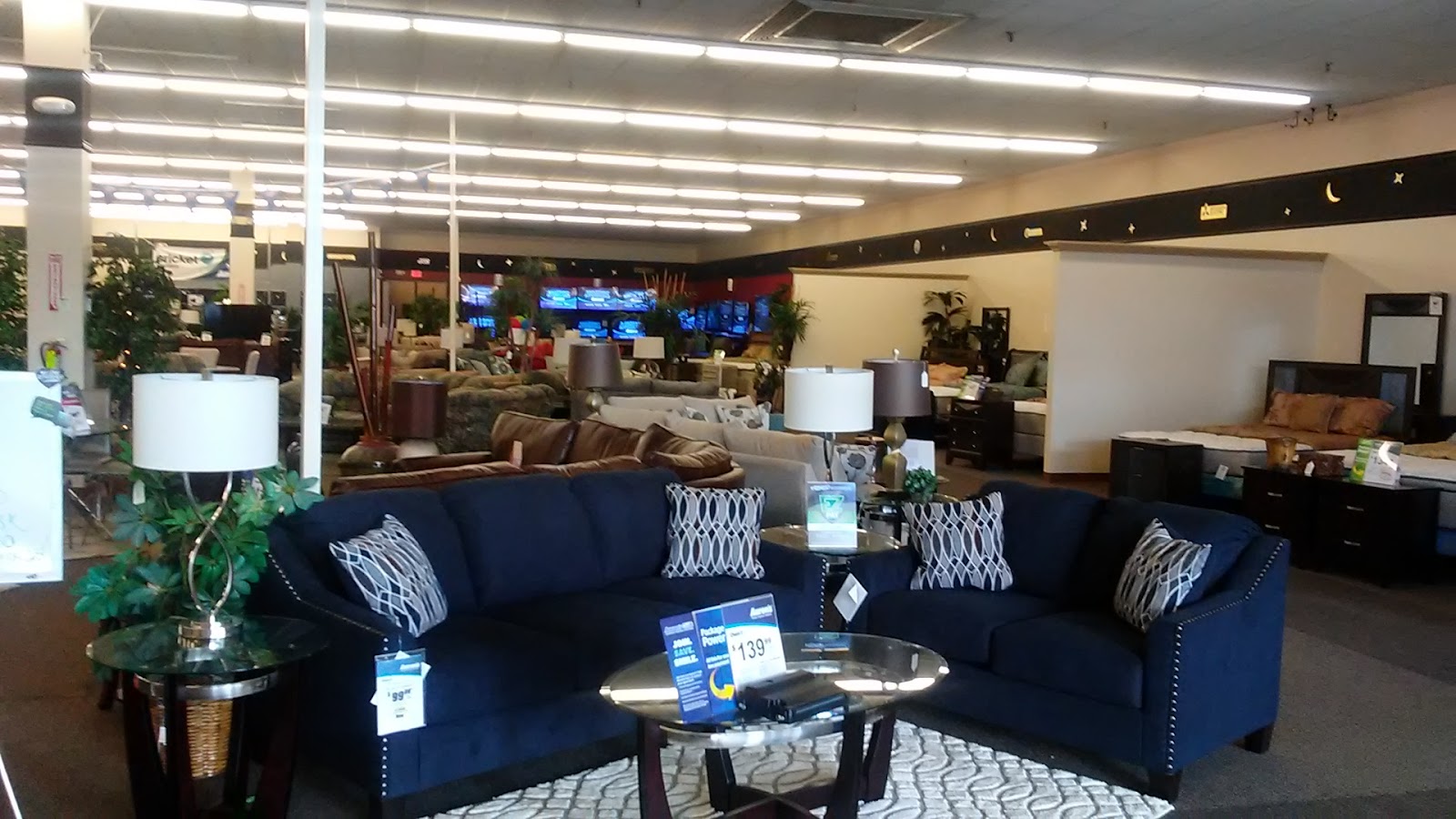 Aaron's - Photo 4