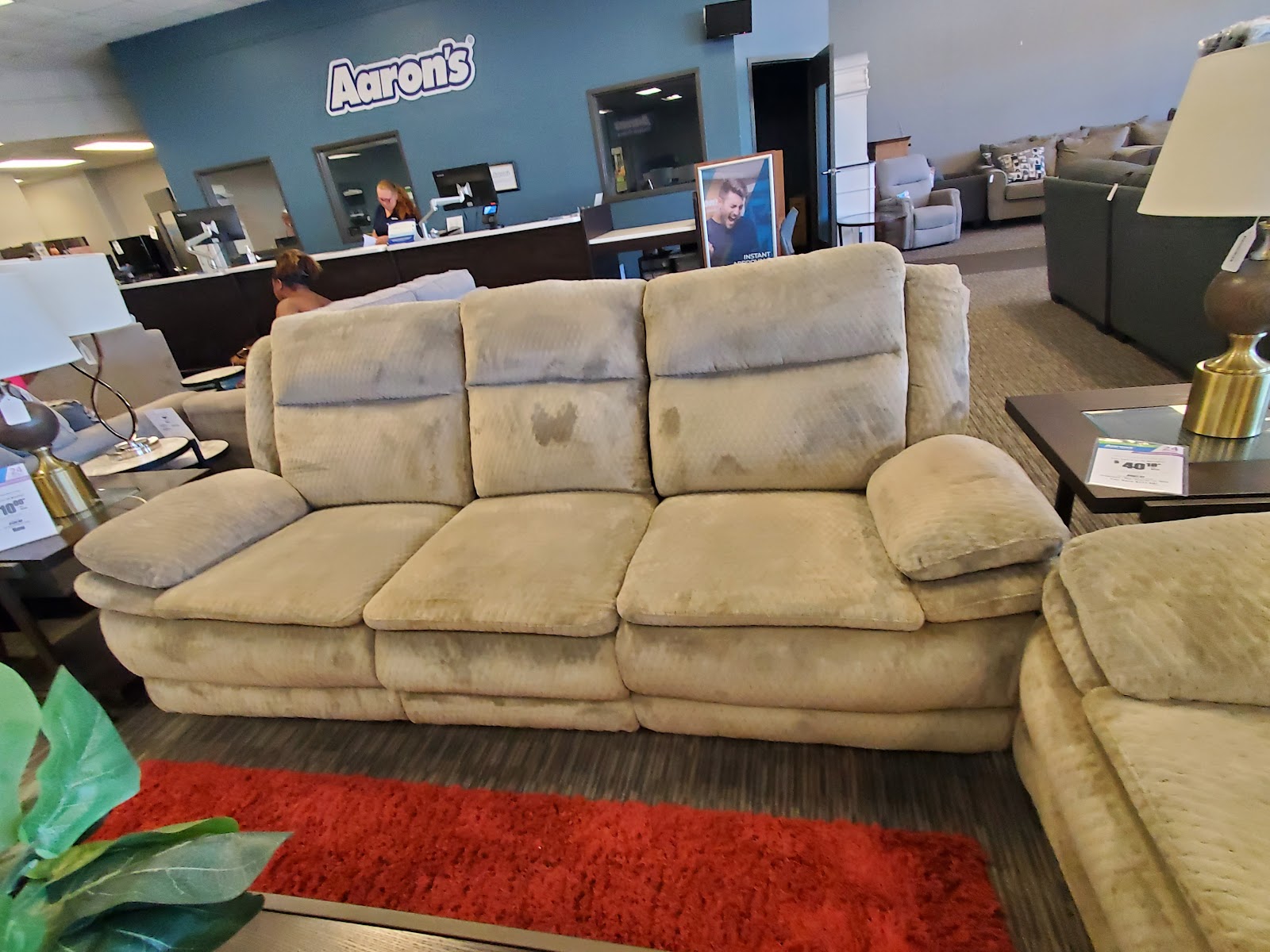 Aaron's - Photo 5