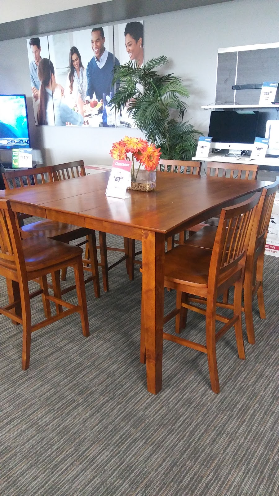 Aaron's - Photo 4