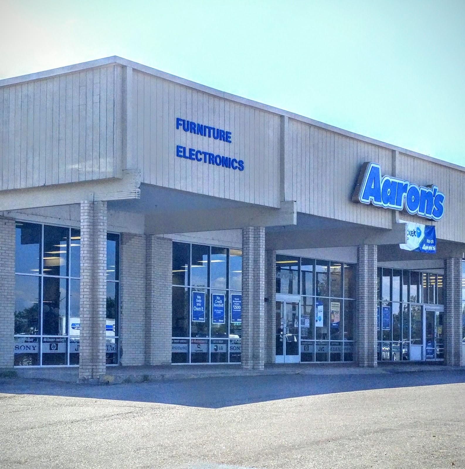 Aaron's - Photo 1