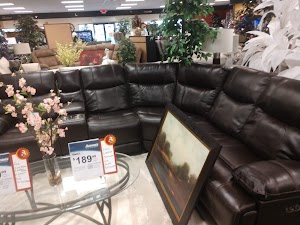 Aaron's - Photo 5