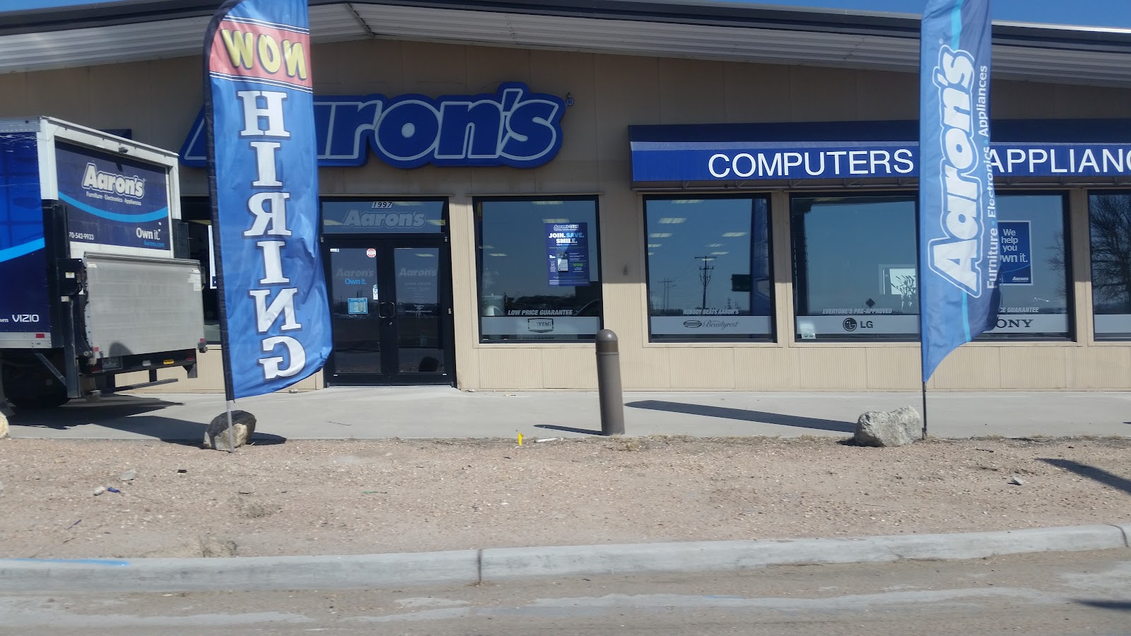 Aaron's - Photo 5