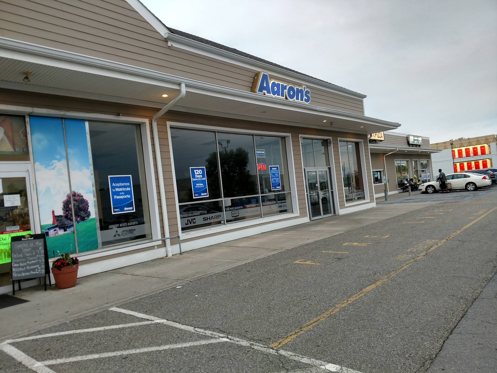 Aaron's - Photo 1