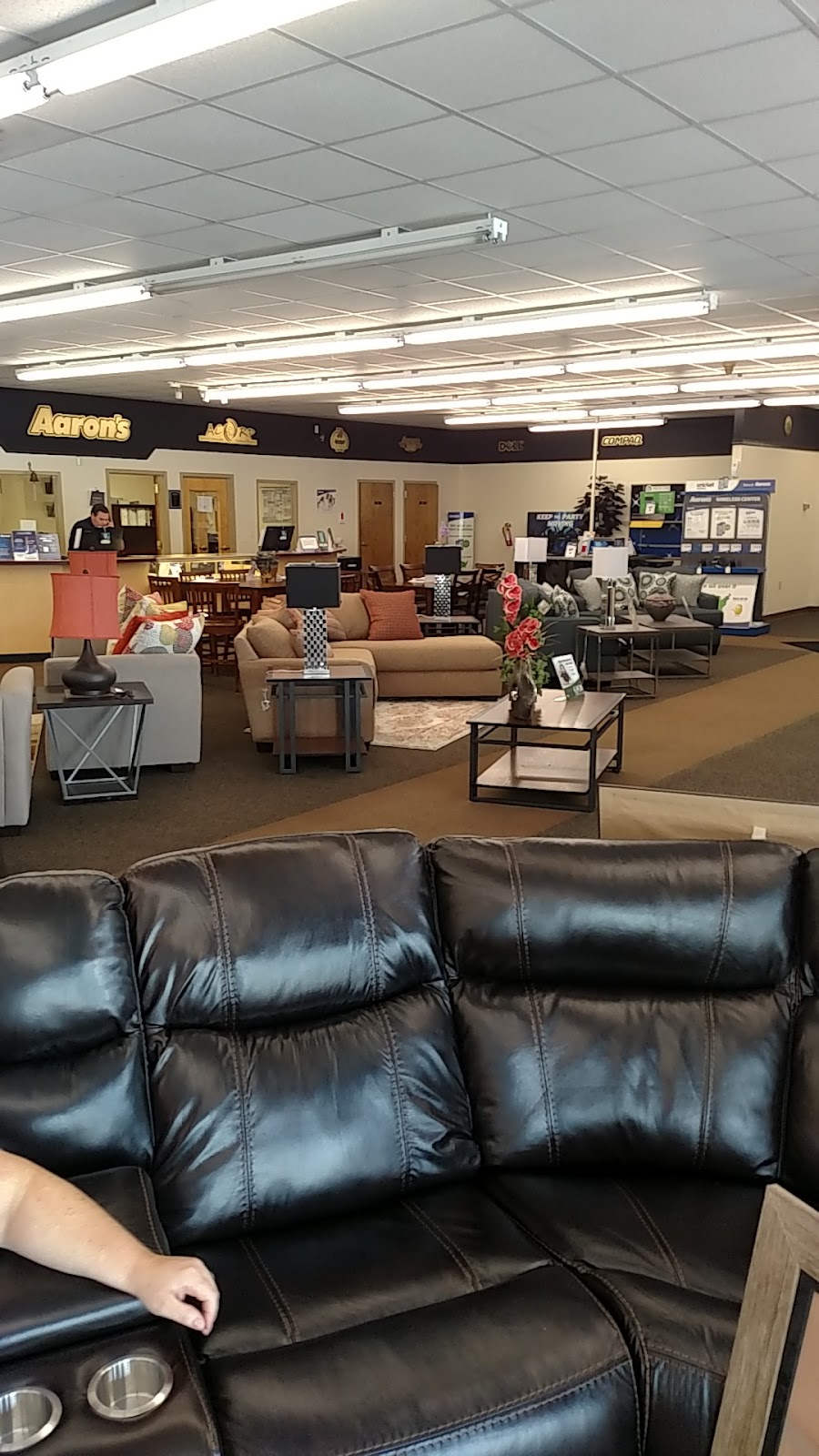 Aaron's - Photo 4