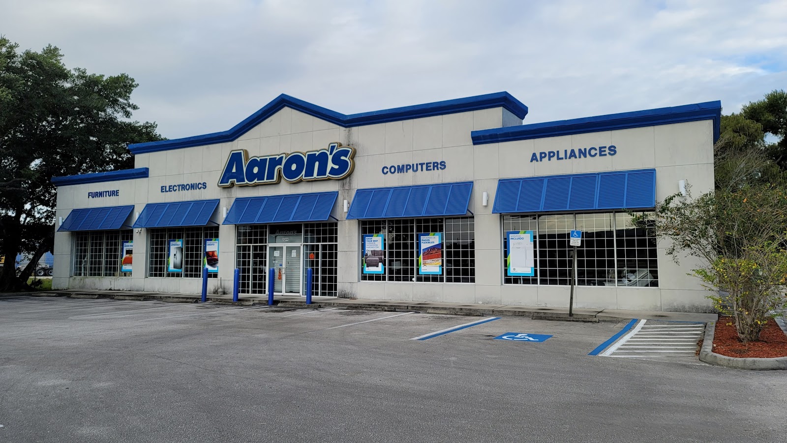 Aaron's - Photo 1