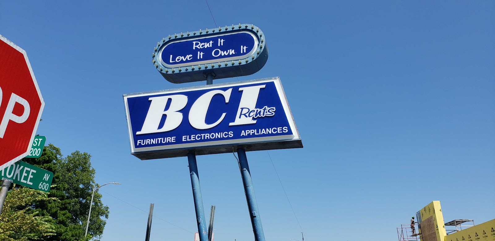 Bargain Center LLC - Photo 3