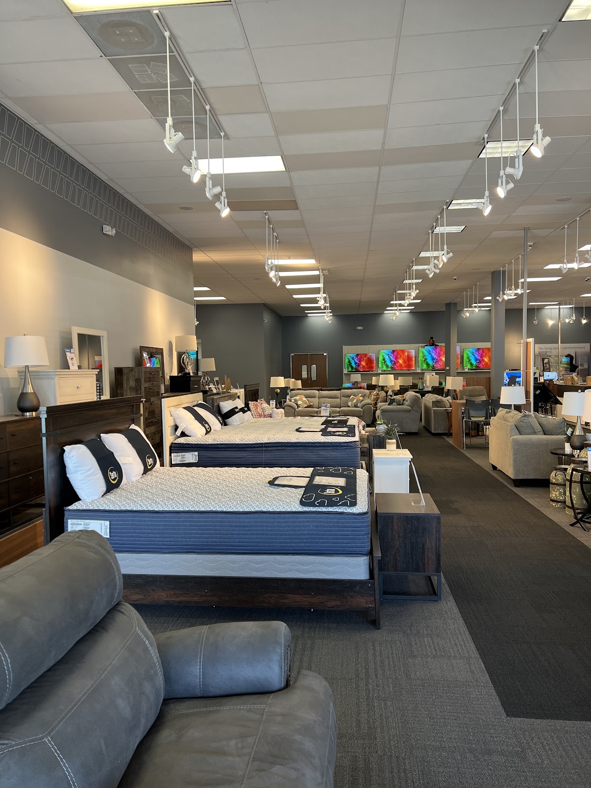 Aaron's - Photo 5
