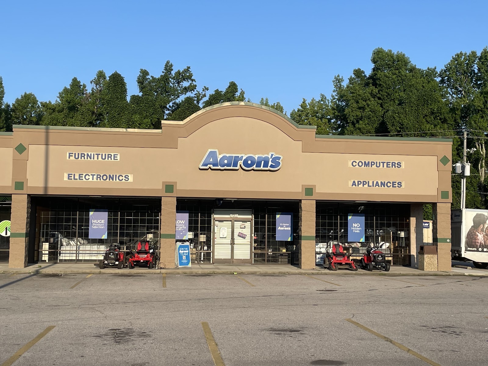 Aaron's - Photo 3