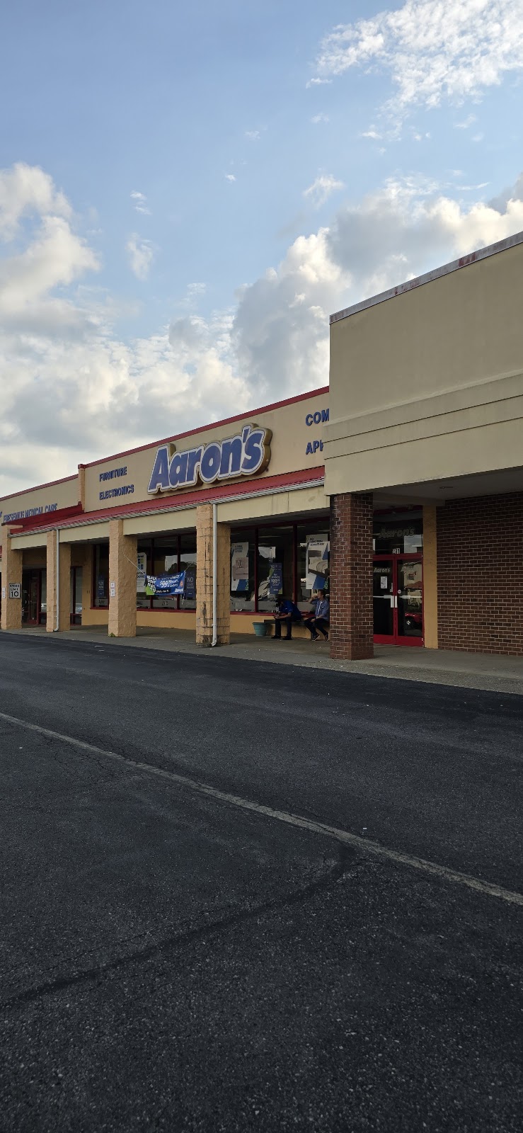Aaron's - Photo 1