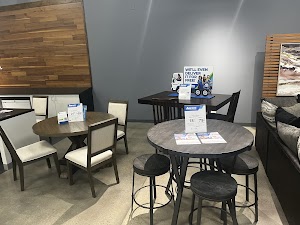 Aaron's - Photo 5