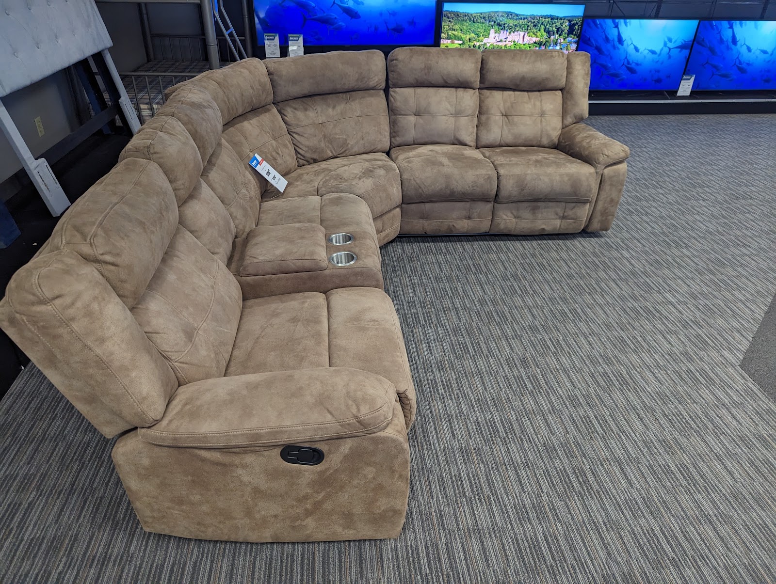 Aaron's - Photo 5