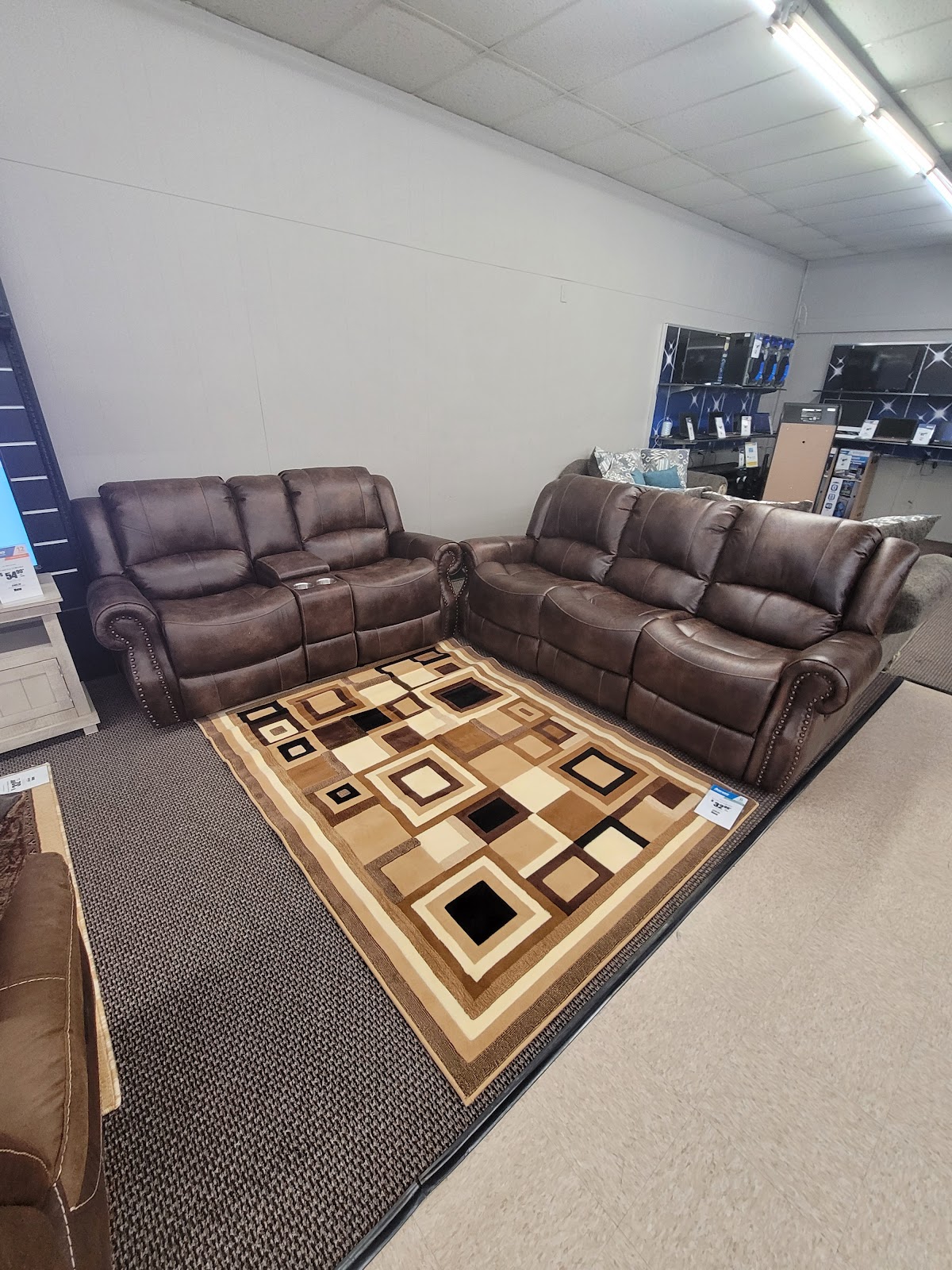 Aaron's - Photo 3