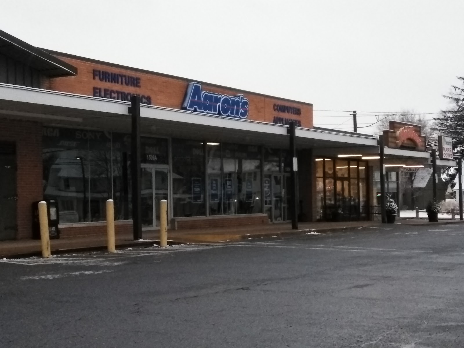 Aaron's - Photo 1