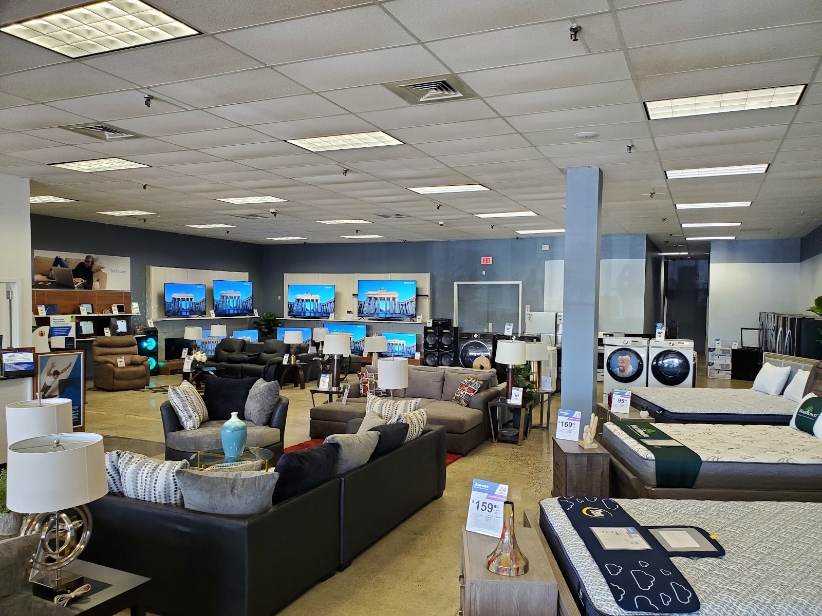 Aaron's - Photo 5