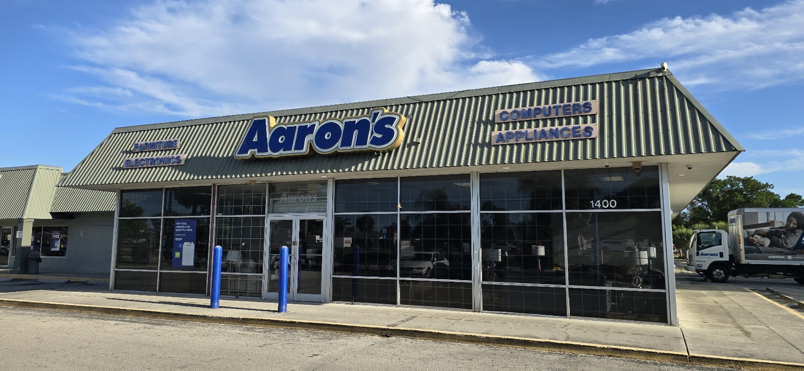 Aaron's - Photo 5