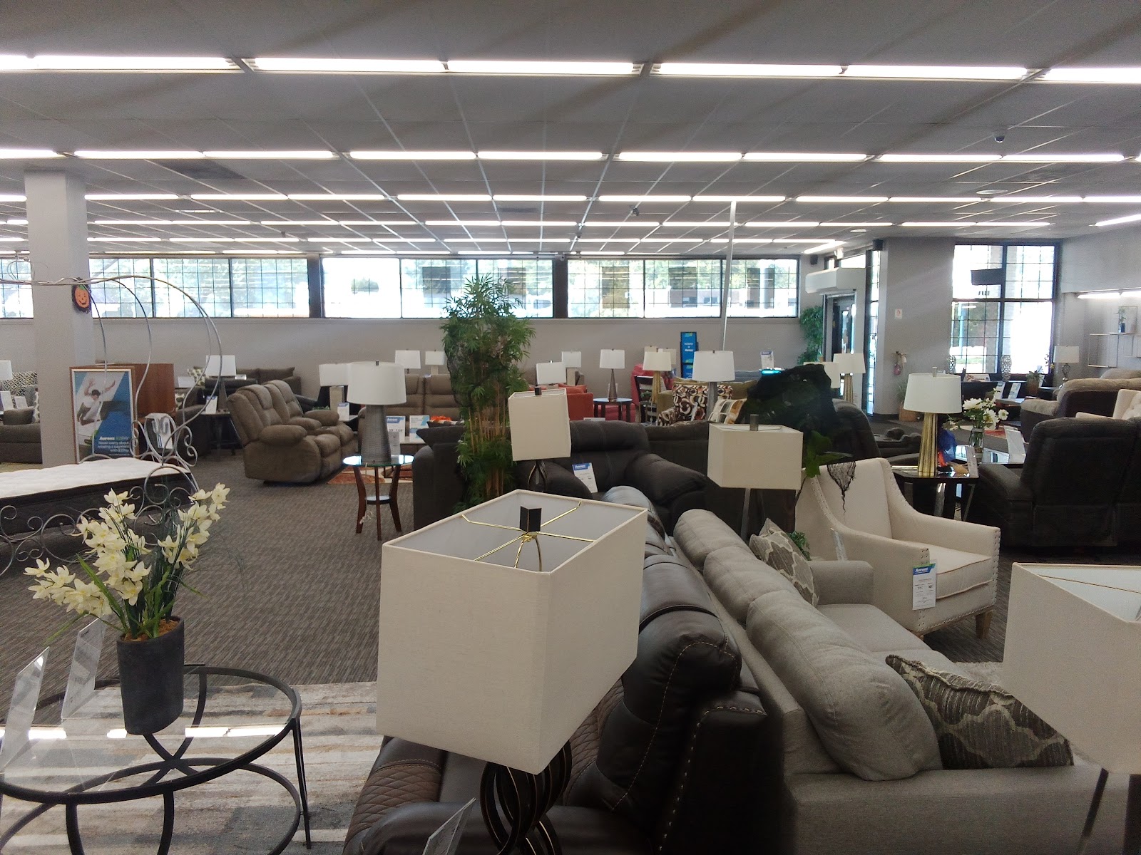 Aaron's - Photo 3