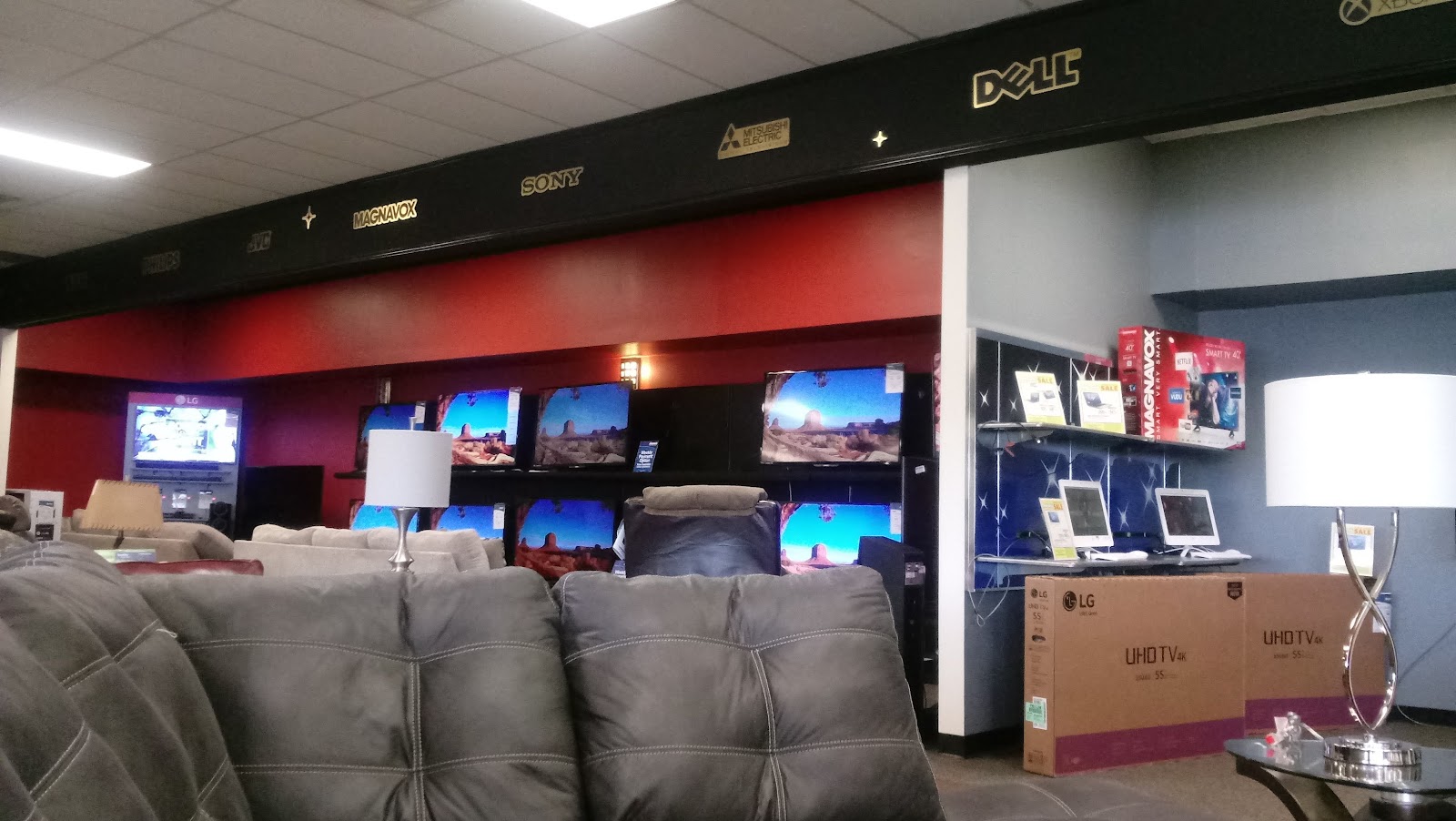 Aaron's - Photo 4