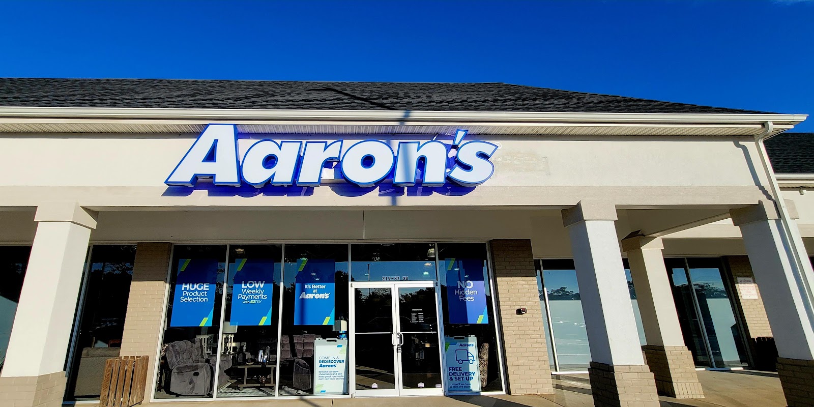 Aaron's - Photo 4