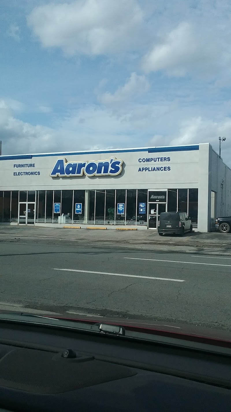 Aaron's - Photo 1