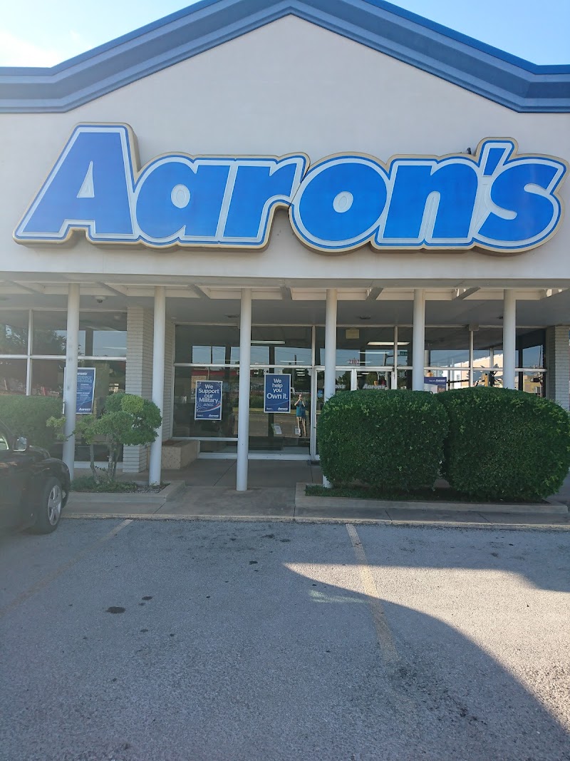 Aaron's - Photo 1