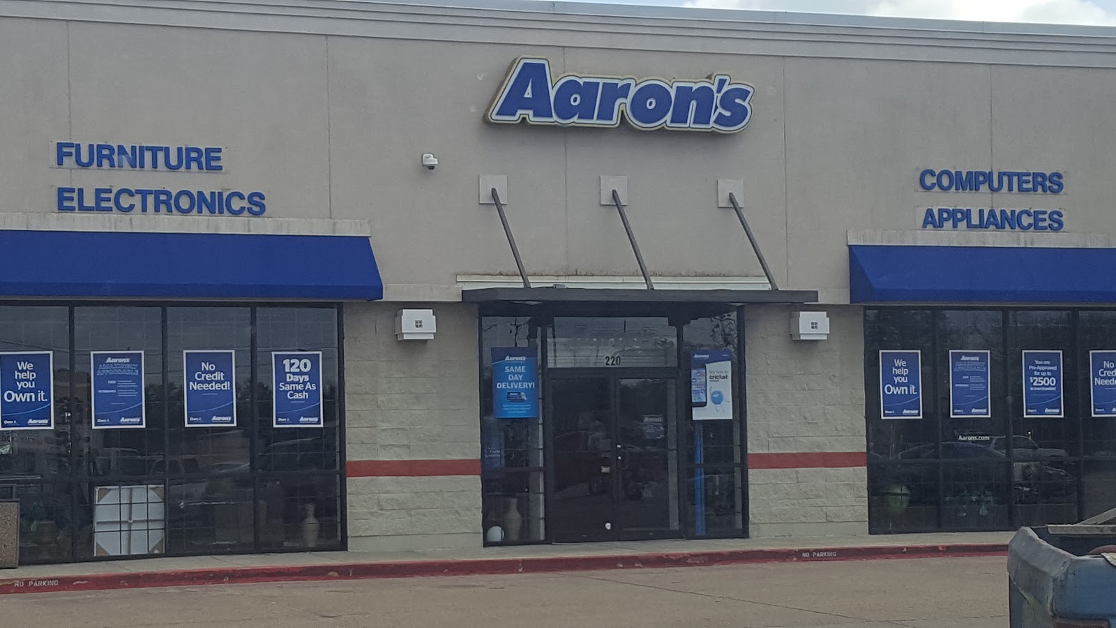 Aaron's - Photo 1