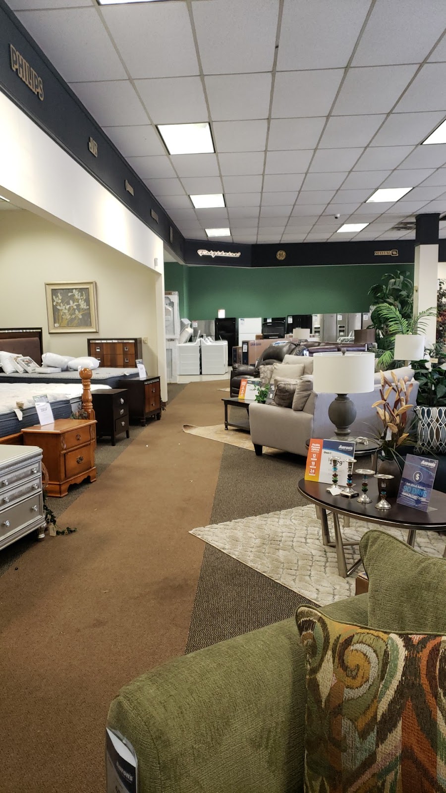 Aaron's - Photo 2