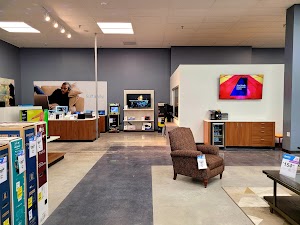 Aaron's - Photo 4
