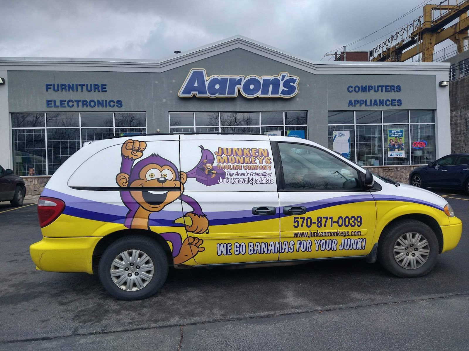 Aaron's - Photo 1