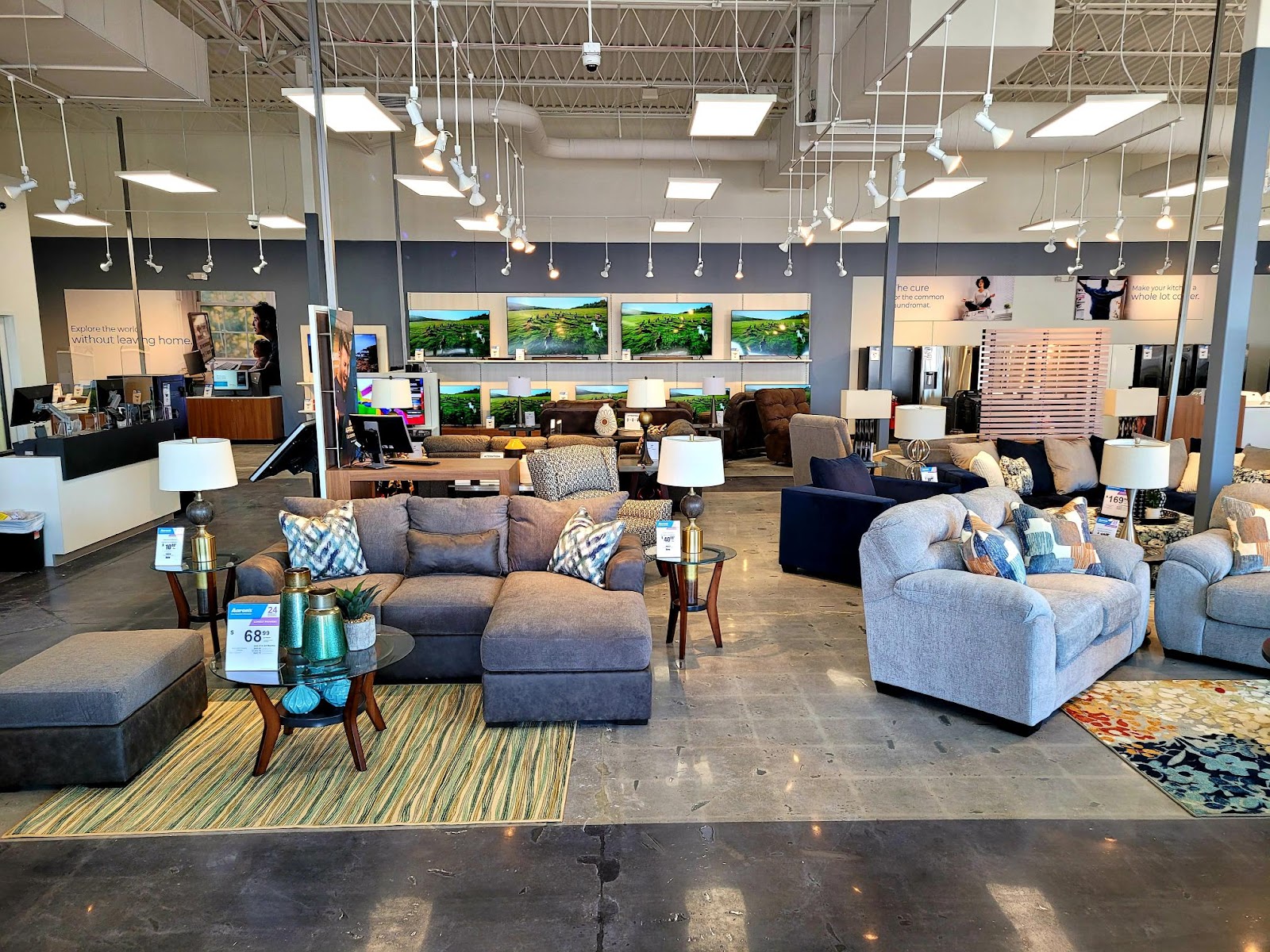 Aaron's - Photo 5