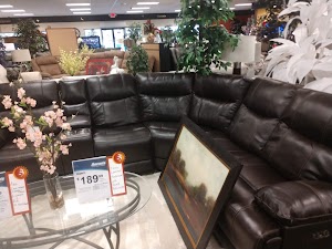 Aaron's - Photo 6