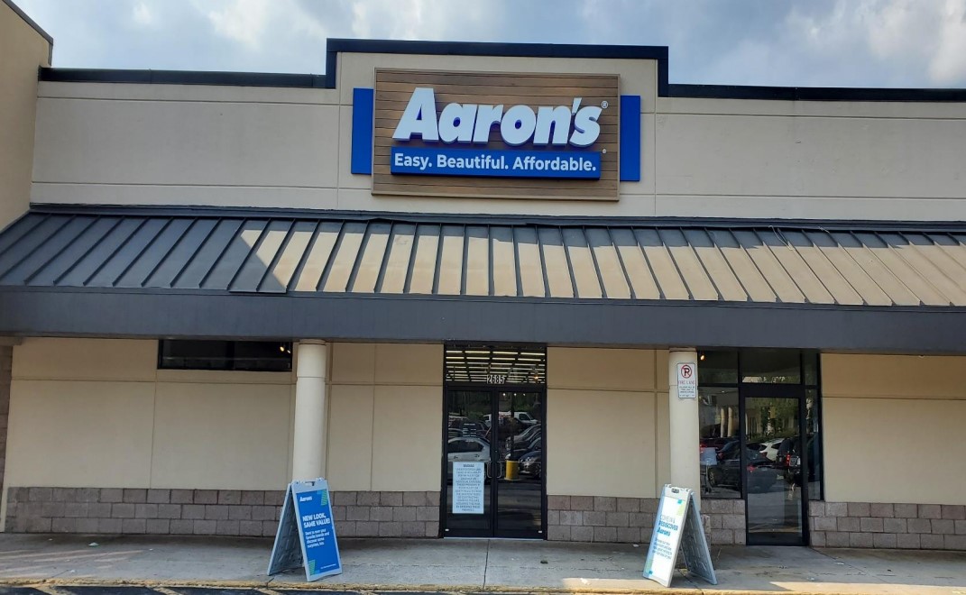 Aaron's - Photo 1