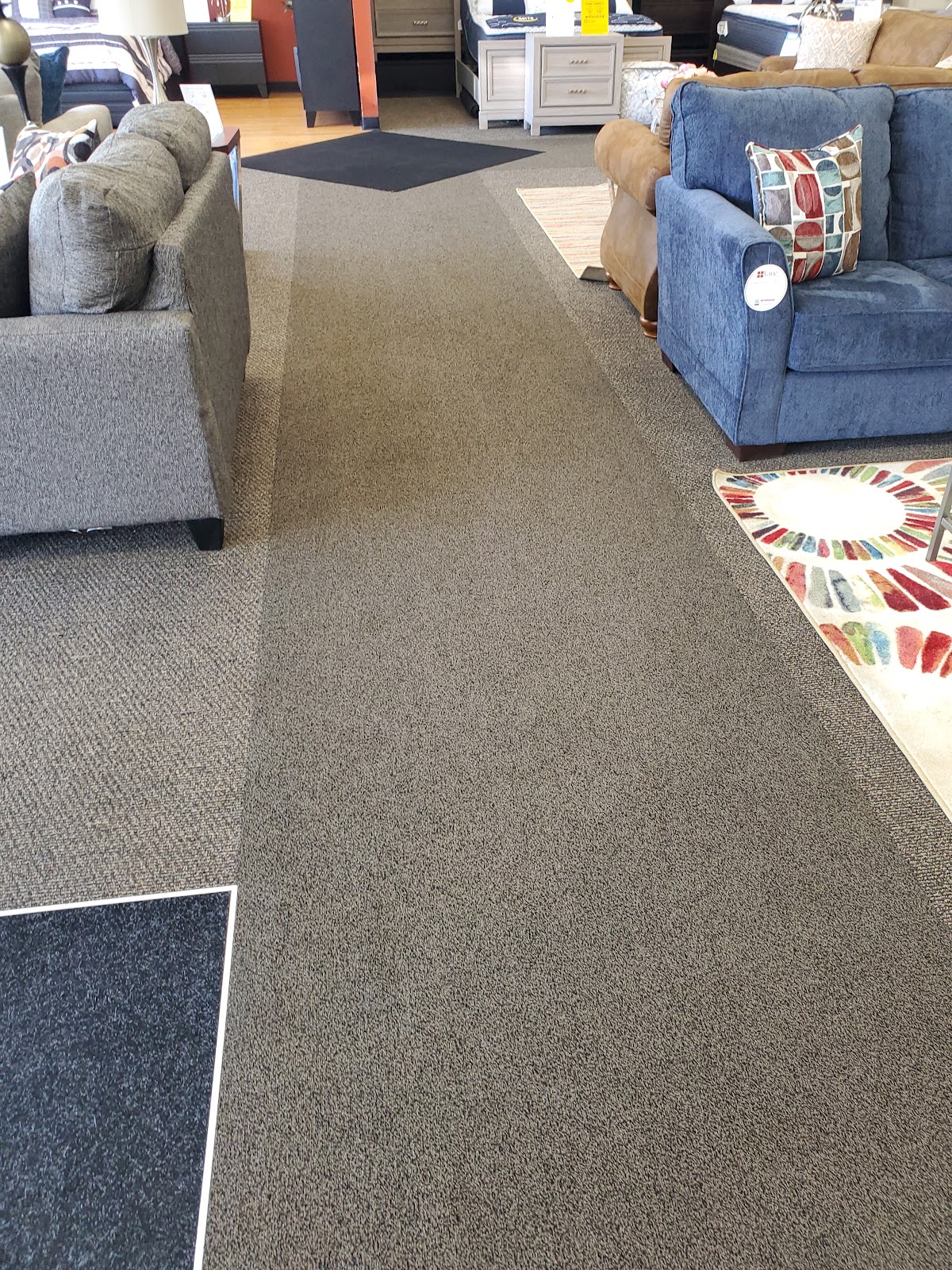 Aaron's - Photo 4