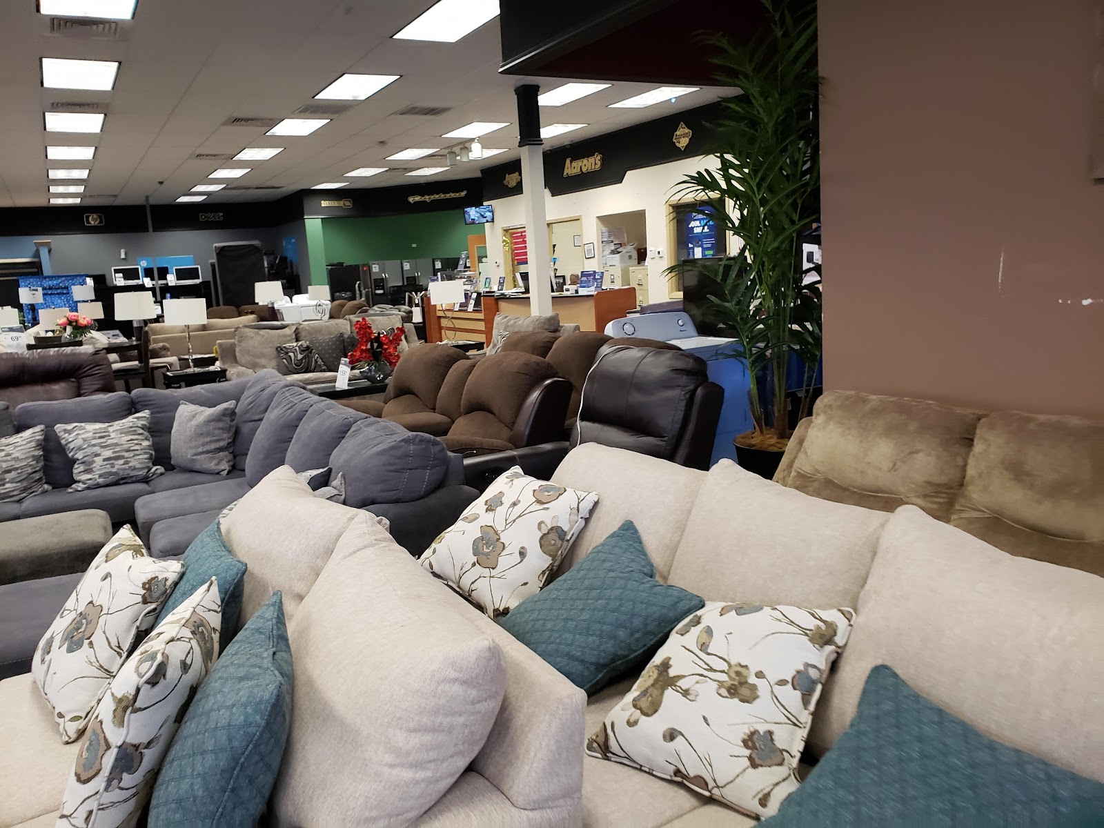 Aaron's - Photo 5