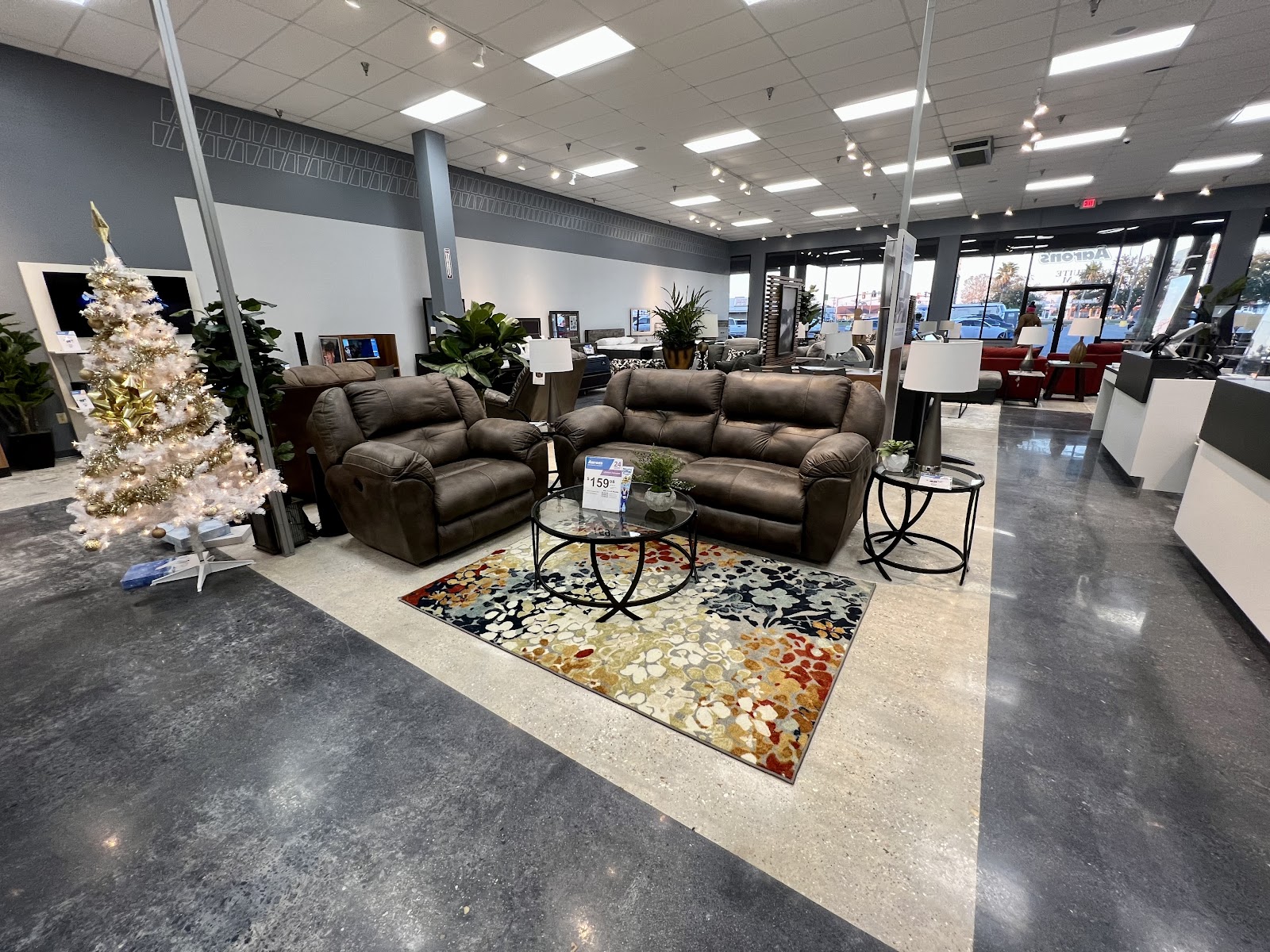 Aaron's - Photo 4