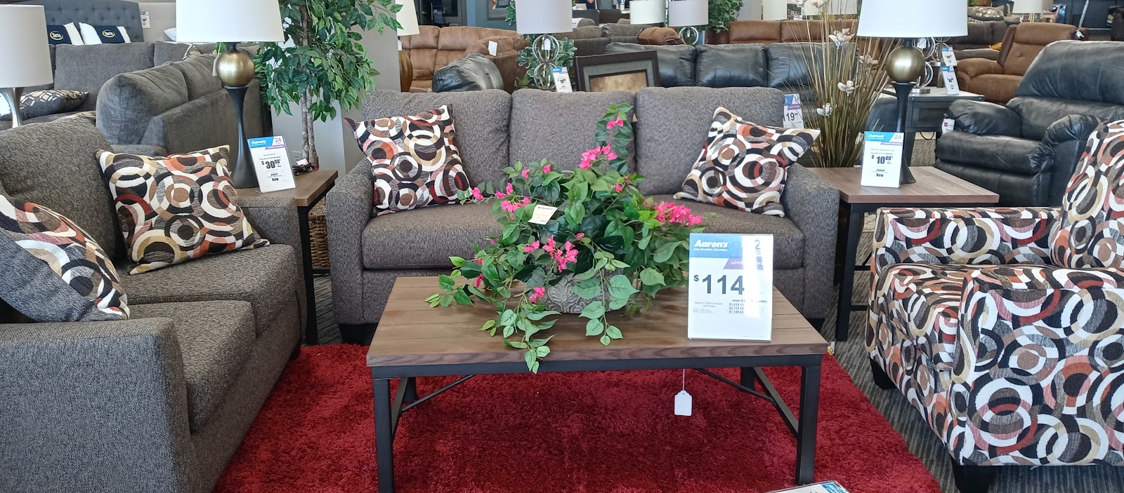 Aaron's - Photo 4