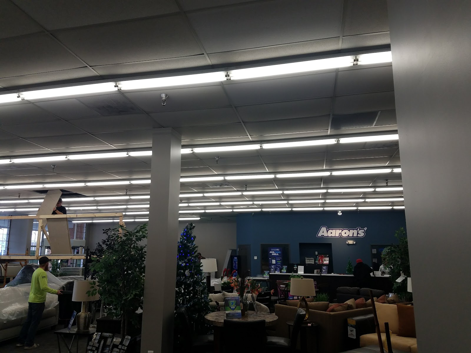 Aaron's - Photo 1