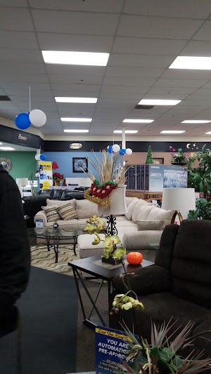 Aaron's - Photo 4