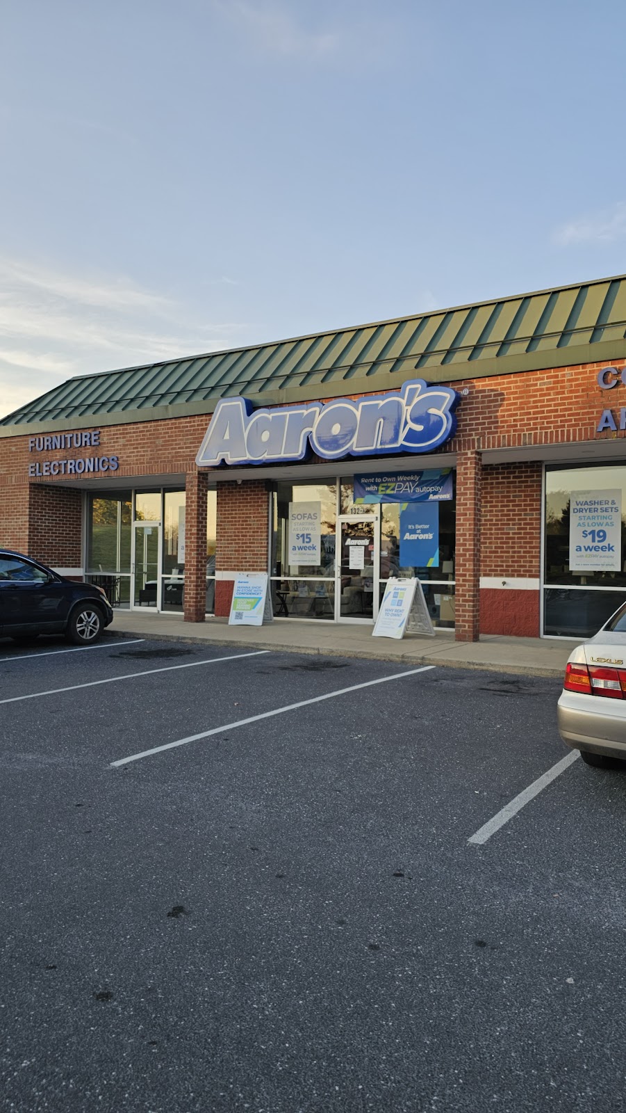 Aaron's - Photo 5