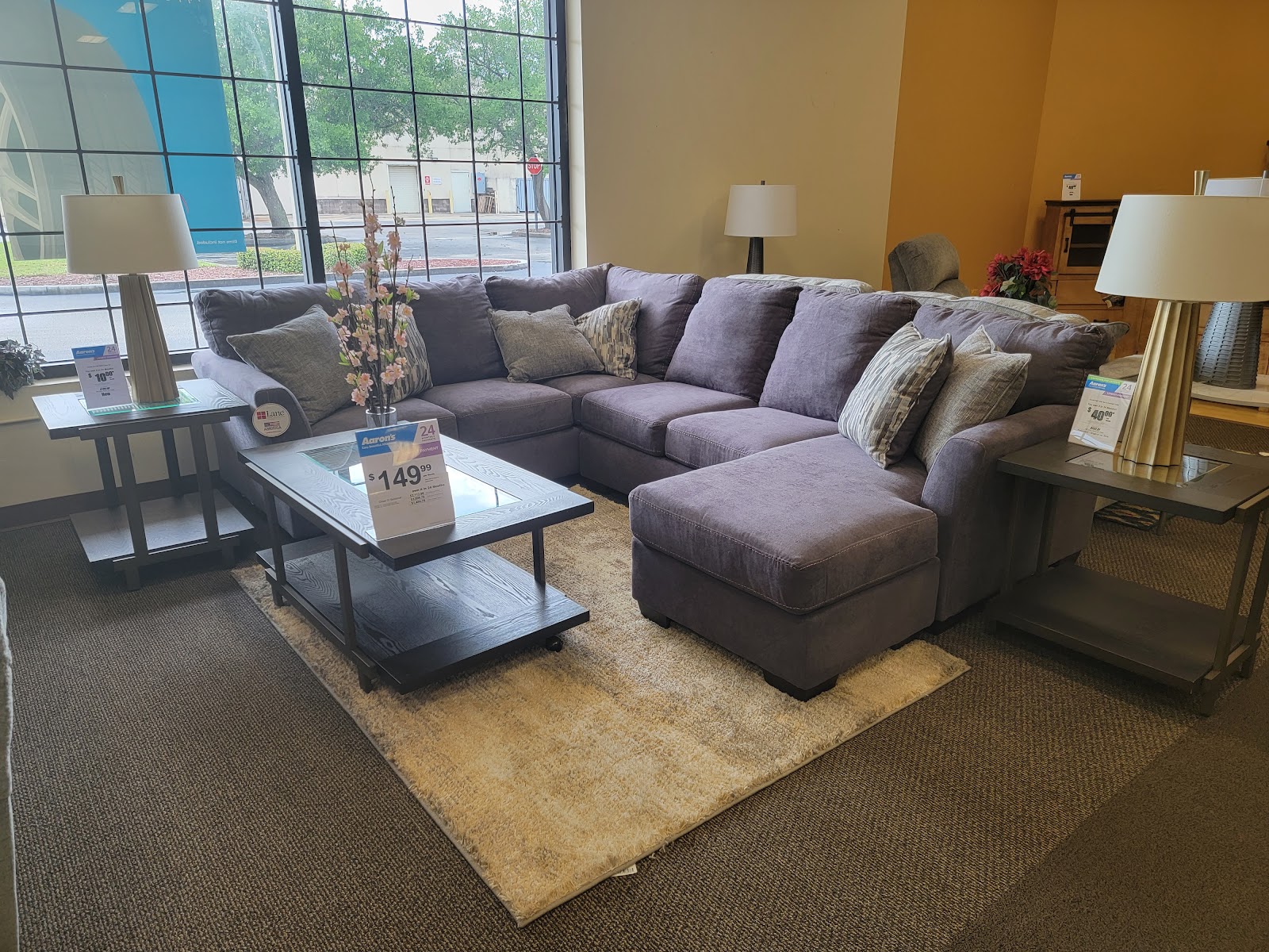 Aaron's - Photo 4