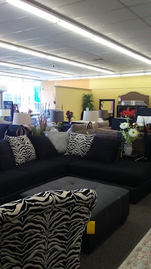 Aaron's - Photo 5