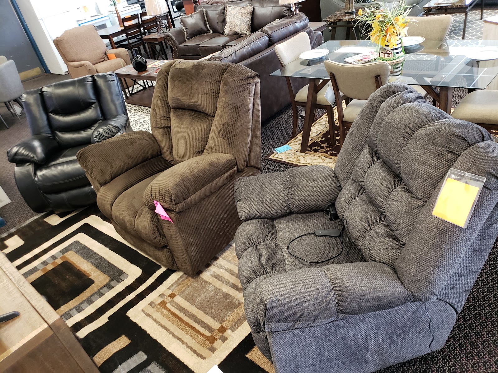 Buddy's Home Furnishings - Photo 3