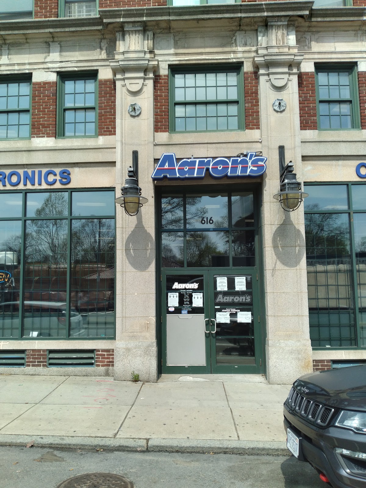 Aaron's - Photo 1