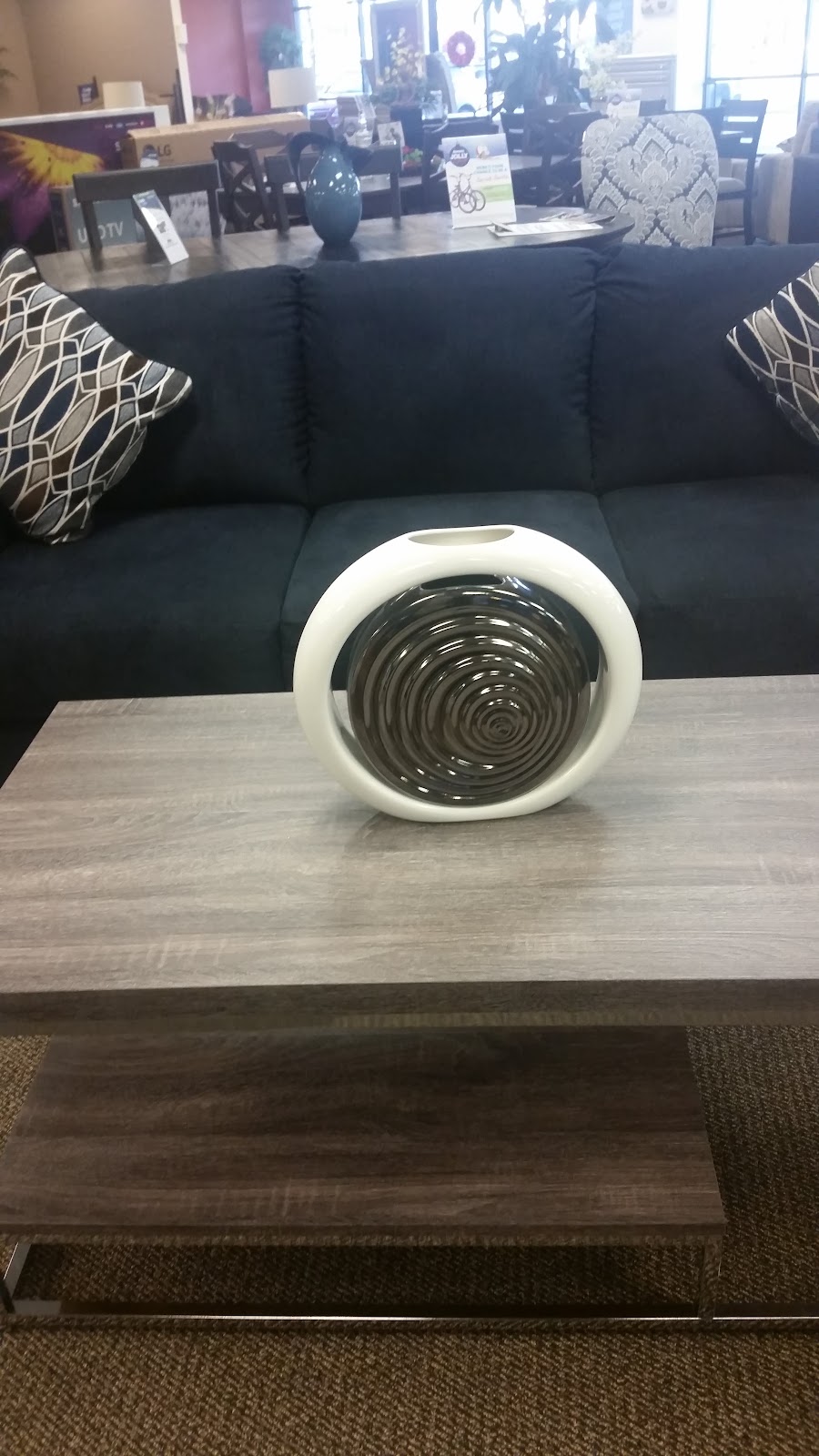 Aaron's - Photo 4
