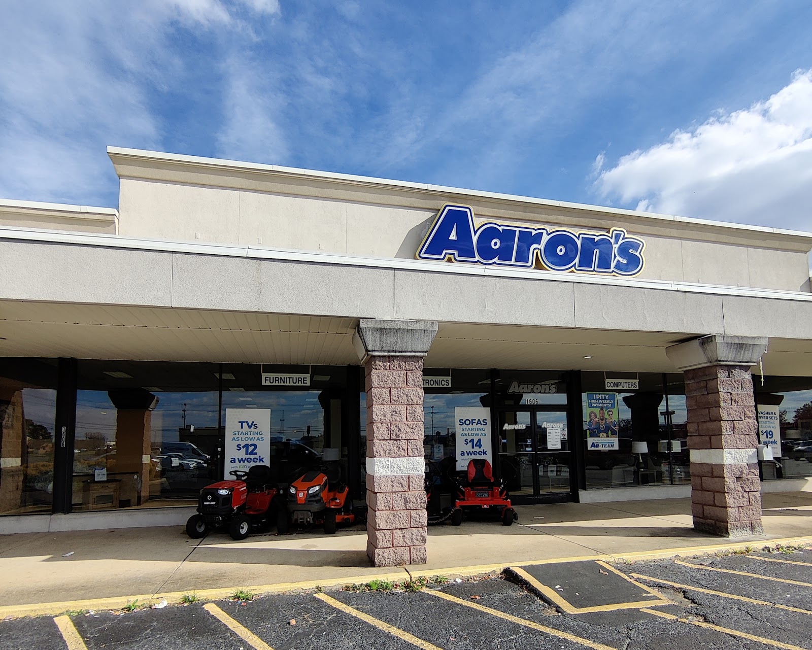 Aaron's - Photo 1